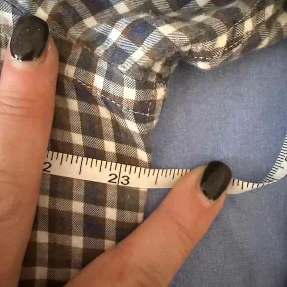 Alan Paine White and Blue Casual Button Down Shirt with Classic Plaid Design - Picture 4 of 5